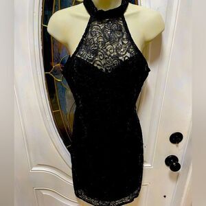 Windsor’s small lace accent cocktail dress